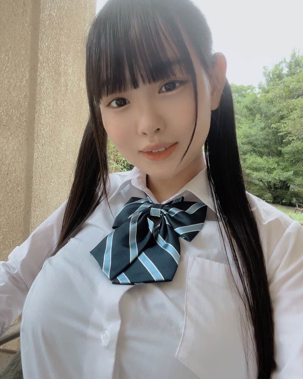 のインスタグラム：「ワイシャツキツいぃ」