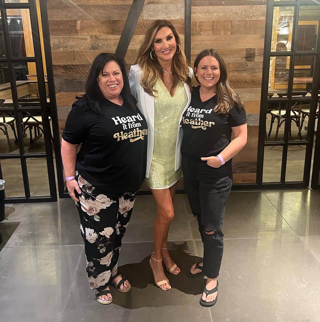 ヘザー・マクドナルドのインスタグラム：「Would you wear “I heard it from Heather” shirt? These #juicyscoopers made them and I am so honored. Thank you to everyone who came to my Napa show tonight! #standup #juicyscoop」