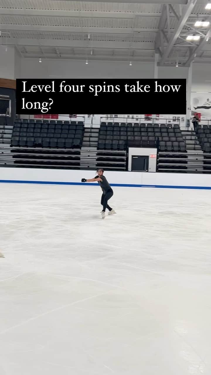 長洲未来のインスタグラム：「Have you ever thought about how long figure skaters spin during their programs? This is my guesstimate. 😂 • • Enjoy my botched #layback that I only do once in awhile these days.  • Also, illusions don’t count as a difficult entrance anymore right?」