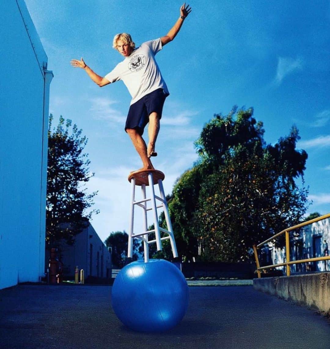 ジェイミー・オブライエンのインスタグラム：「A crazy moment from the past 🌀 @jamieobriensurfexperience」
