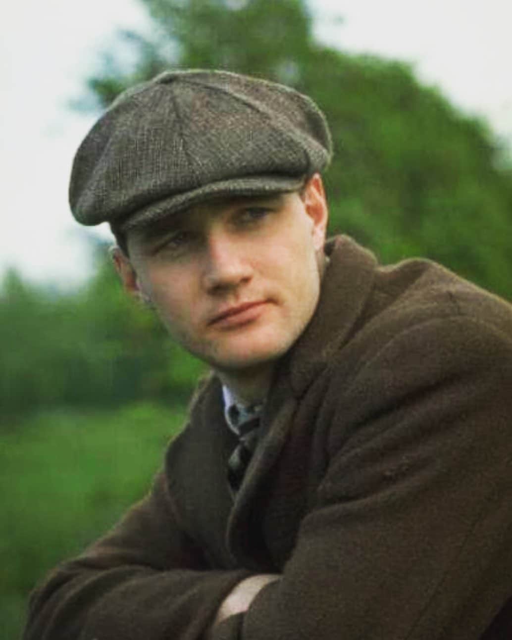 デビッド・モリシーのインスタグラム：「I was doing the look well before the Peaky Blinders!」