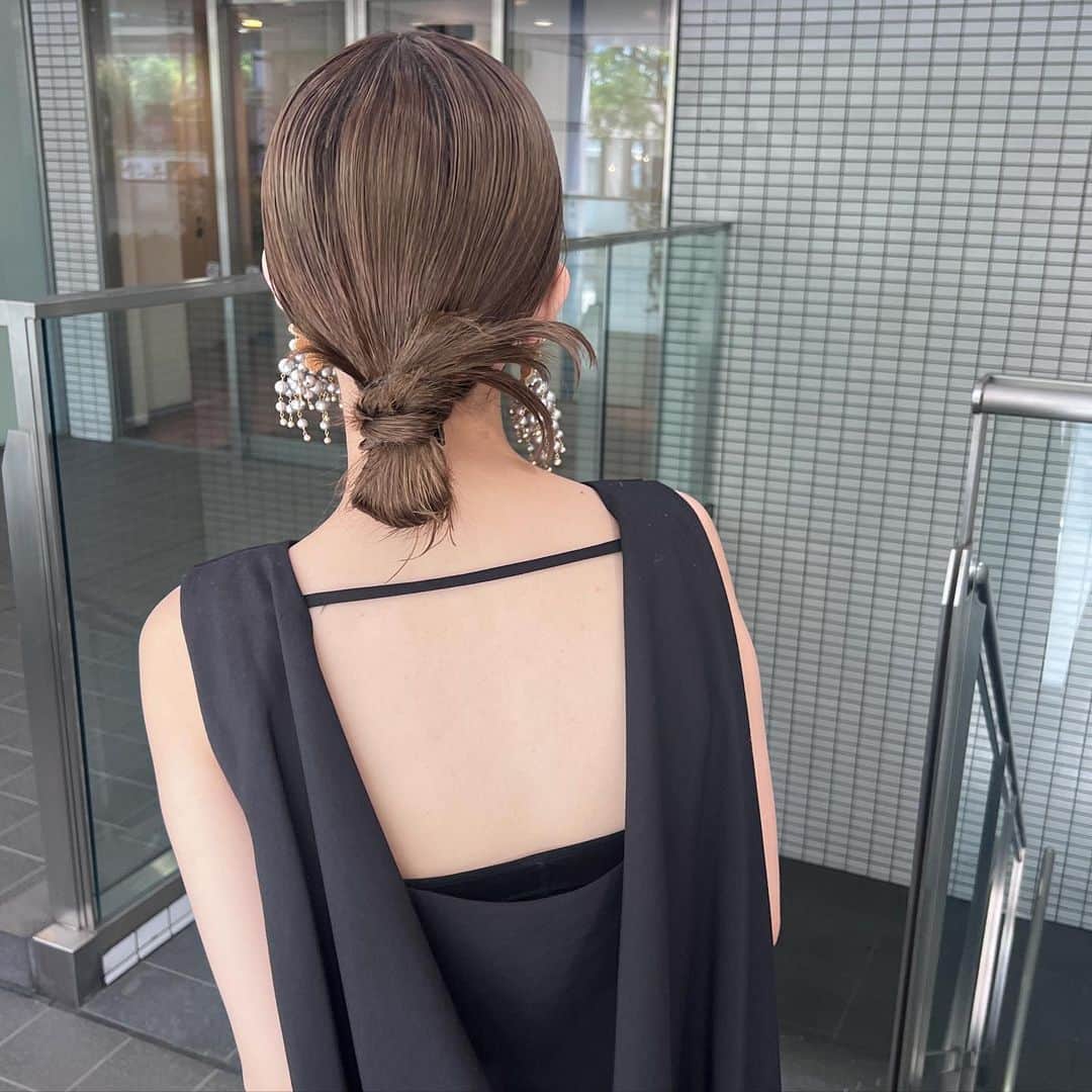 のインスタグラム：「_  前からちょろっと見えるタイトなヘアセット🤍 前髪も赤ちゃんみたいにちょろっと。👶🏻  #hamada_hair」