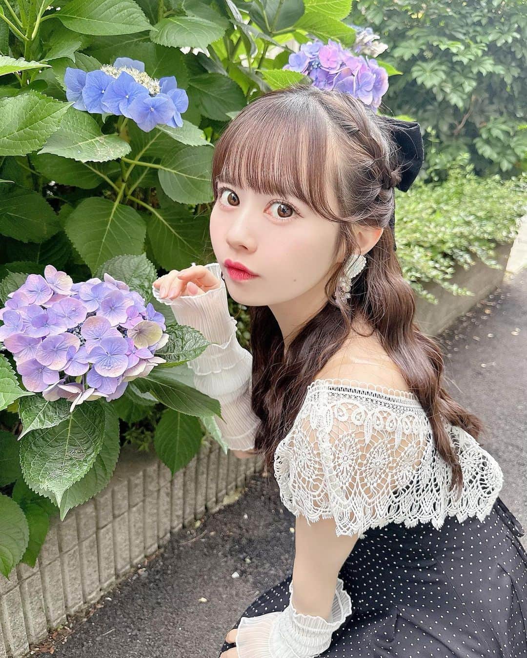 近藤沙瑛子のインスタグラム：「おはよう〜🐶 インスタで告知しそびれてたので🙇🏻‍♀️  現在発売中📖´- 『IDOL AND READ 035』に初掲載していただいています⸜( ॑꒳ ॑ )⸝ 写真とインタビュー全16P…！🥹 アイドル5年を迎えて、変わった環境や変わらない想いなど、アイドルになる前の自分のことも、たくさんお話してきました！ 是非、見ていただけたら嬉しいですˊᵕˋ💭   #ババババンビ #アイドル #お知らせ」