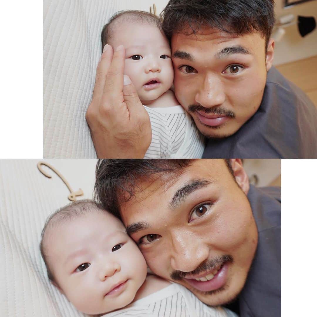 結城はゆるのインスタグラム：「🍙 　 　 　　˗ˏˋ  𝟮𝗺𝗼𝗻𝘁𝗵 ✰ ✰  ˎˊ˗  　　 　　👶🏻🧔🏽‍♂️ 　　 　 　　我が家のメンズ達、仲良しでなにより🌱 　　眉毛の濃さが似てくるといいなぁ💭笑 　　 　　 　　 　　 　　 　 #マンスリーフォト #月齢フォト #パパと息子  #生後2ヶ月 #男の子ベビー #男の子ママ #パパカメラ #ママカメラ #新米ママ #赤ちゃん #赤ちゃんのいる生活  #ゼクシィbaby #mamagirl #たまひよ #mybaby #babyboy #babyphotography」