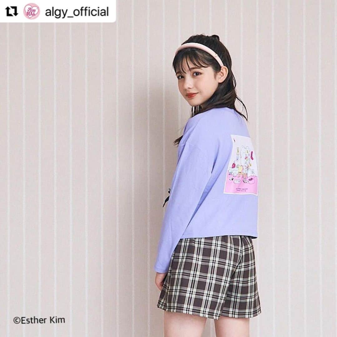 松尾そのまさんのインスタグラム写真 - (松尾そのまInstagram)「#Repost @algy_official with @use.repost ・・・ . Esther Bunny（エスターバニー）×ALGYのコラボアイテムが登場！💗 8/4(金)発売開始🌈 世界中から注目を集めるイラストレーター Esther Kim(エスターキム）が手がける 韓国で大人気のキュートなうさぎのキャラクター"Esther Bunny"とコラボが登場！ 　 うさぎのモチーフがたまらなくかわいいラインナップになってるよ🍒 ストーリーズハイライトからラインナップをチェックしてね♡ ♥Esther Bunnyコラボパーカー　¥3,990(taxin) ♥Esther BunnyコラボロンT　¥2,990(taxin) ♥Esther Bunnyコラボショルダー¥3,490(taxin) ♥Esther Bunnyコラボミニタオル¥550(taxin) 🎀 💄 🎀 　 #estherbunny　　#estherkim #エスターバニー　#エスターキム #collaboration   #コラボ #ALGY #アルジー #パーカーコーデ #うさぎコーデ #ピンクコーデ #ブラックコーデ」7月23日 10時15分 - sonopy526