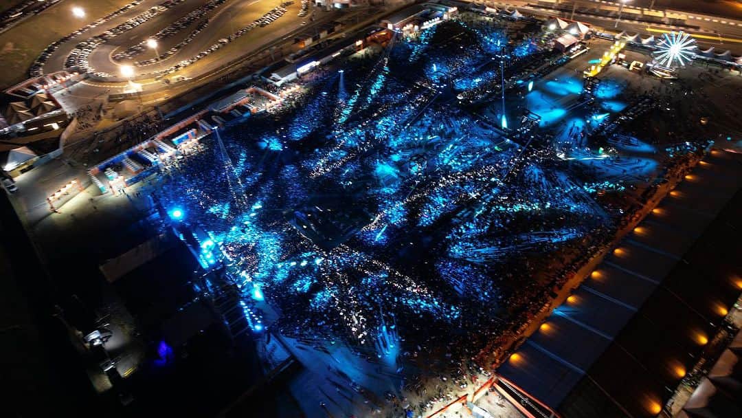 Sorriso Marotoのインスタグラム：「Uowww 😱 Estão preparados pra sofrer, Belo Horizonte? 🎶  Estamos arrepiados, bora cantar pra 45 MIL pessoas com a energia lá em cima! 💥💥💥 @sorrisoasantigas」