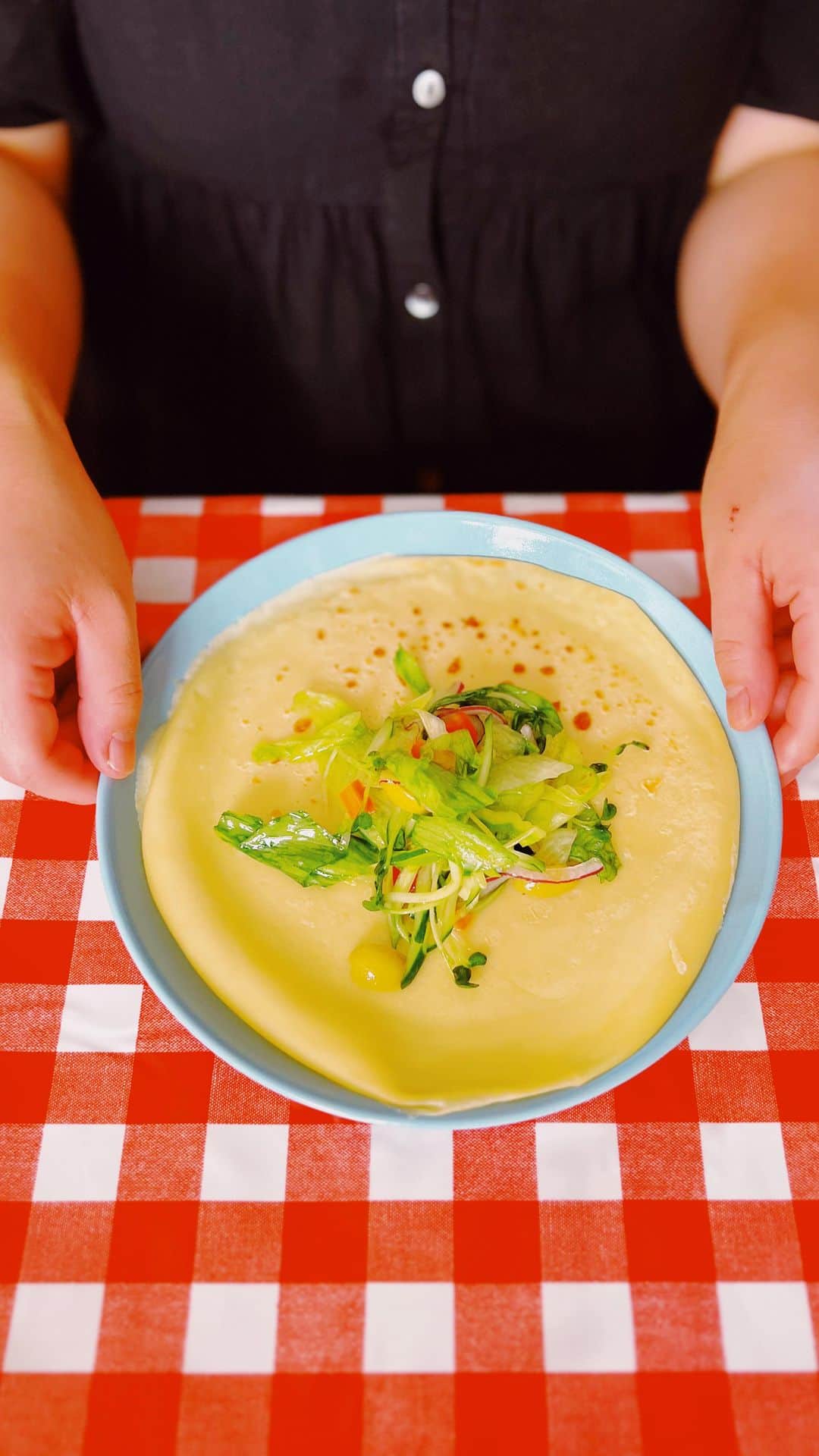 屬美於のインスタグラム：「夏に食べたくなる あいちゃん特製サラダクレープ🥗」