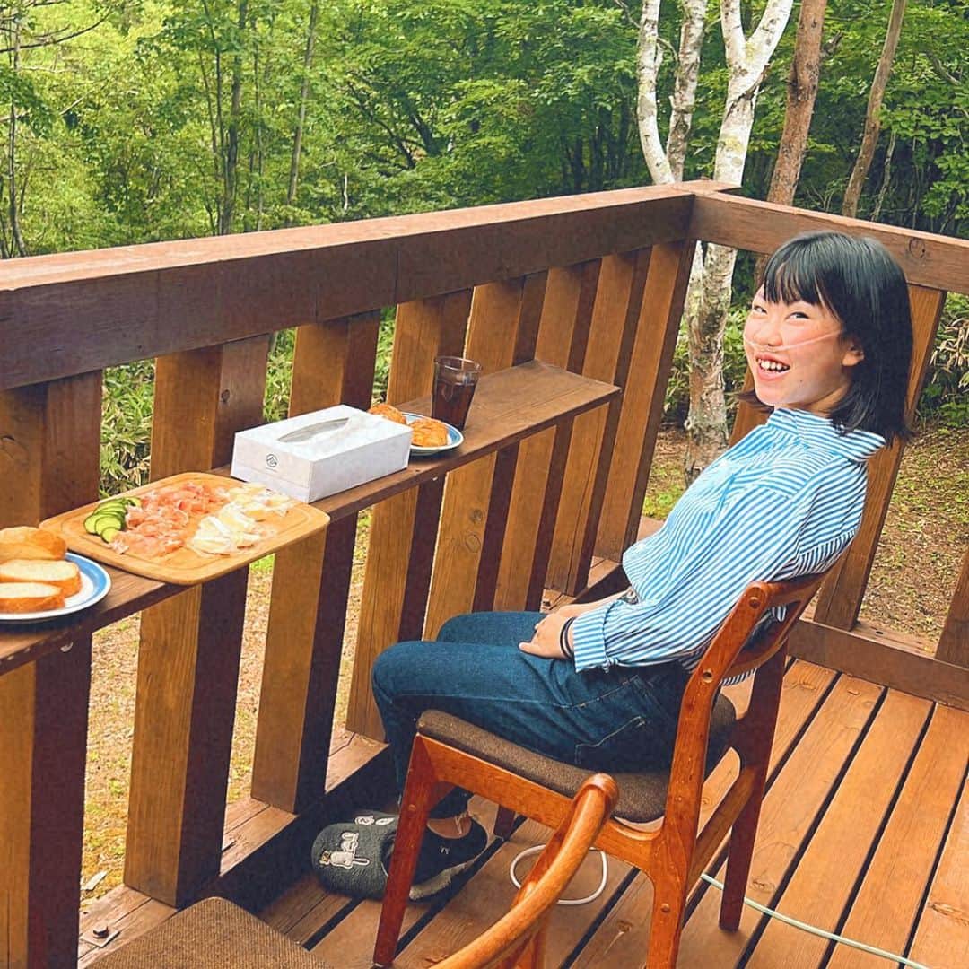 のインスタグラム：「Milka 15歳になりました 🎂🎁🎉🎈🧸  今だから言えるけど、あっという間です。 これからも、一年、いや毎日みるかと向き合って ウザい熱い愛を捧げていきたいです。  SNSを通じて、 いつも応援、見守っていただいているおかげで ここまで大きく元気にステキに成長できました。  いつもありがとうございます🫶🏼  #milka」