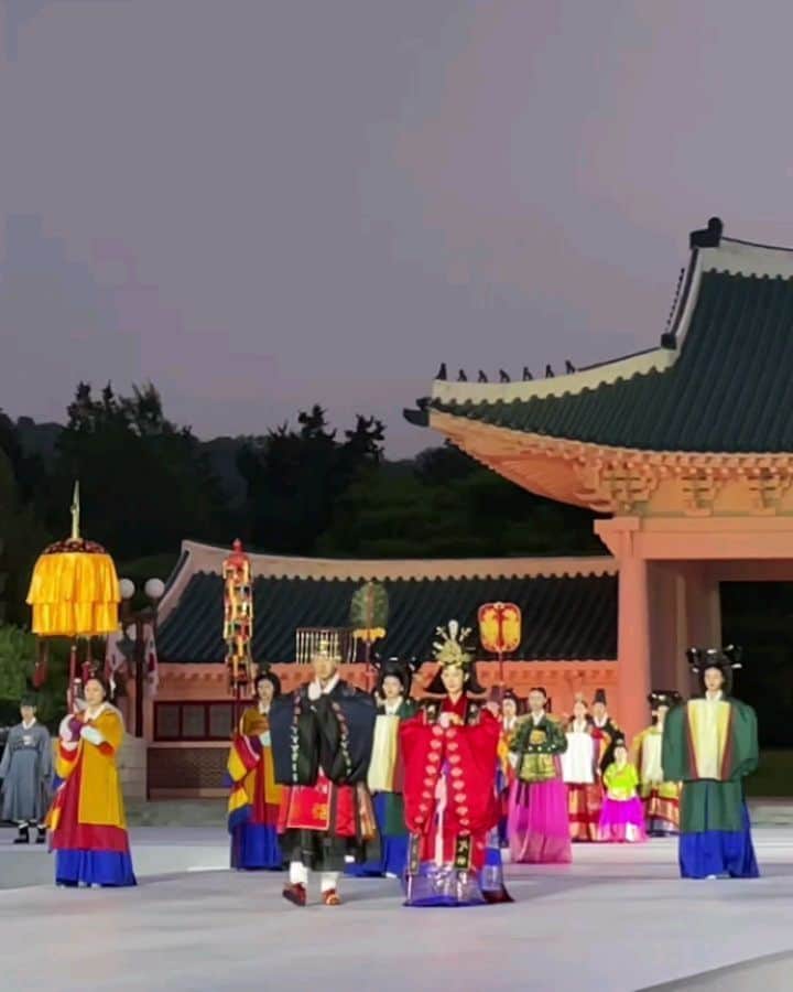 のインスタグラム：「🎎」