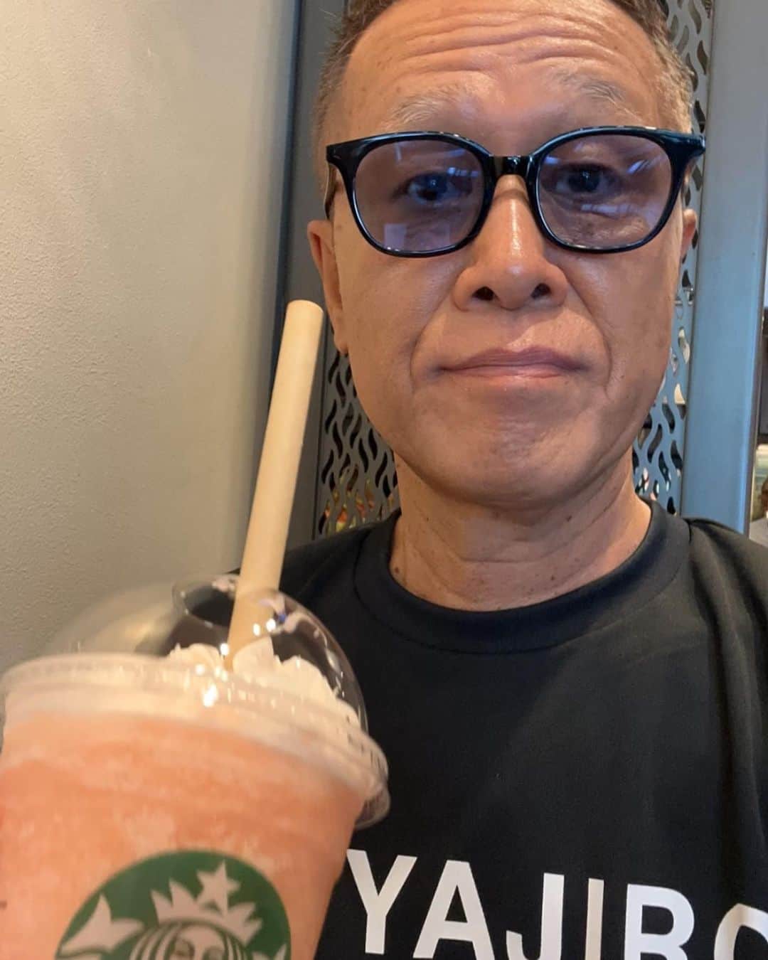 井上公造さんのインスタグラム写真 - (井上公造Instagram)「Starbucksで、ピーチフラペチーノ初体験🍑めちゃ美味😋  #starbucks   #スターバックス   #ピーチフラペチーノ   #ひんやり感」7月23日 11時19分 - inouekozo39