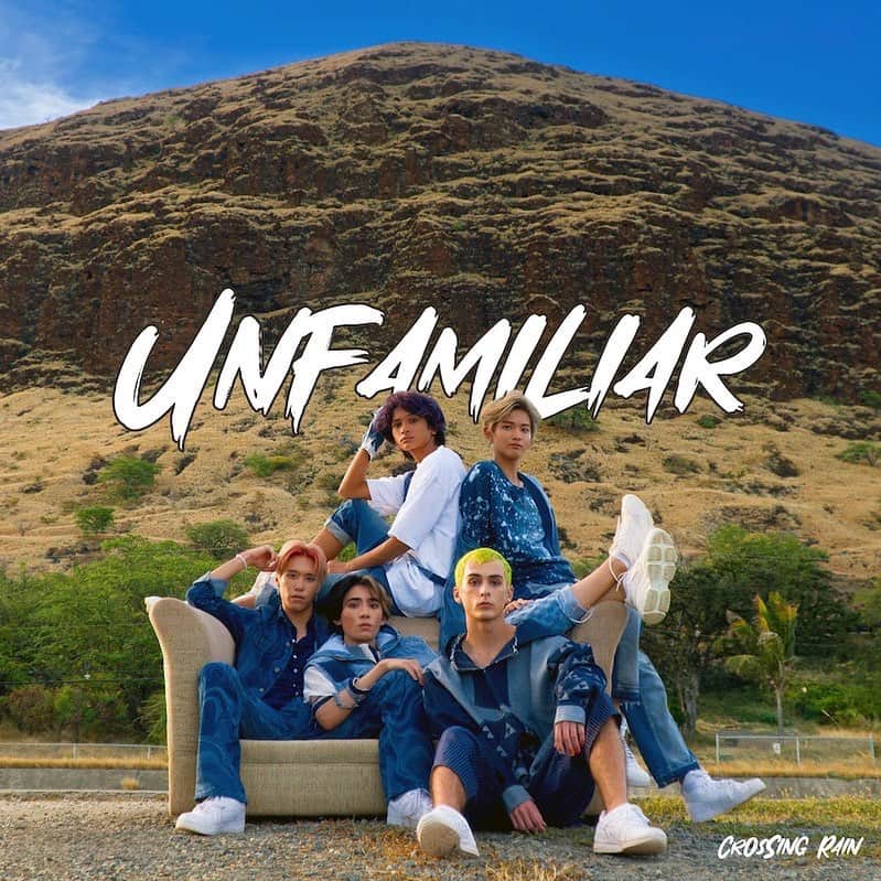 高澤笑大郎のインスタグラム：「僕たちの新曲【Unfamiliar】をオフィシャルファンクラブサイト【Patreon】から、先行配信しました‼︎ 僕たちメンバーで作っためちゃくちゃかっこいい曲なので、皆さんサイトにアクセスして聴いてくださいね‼︎  You can listen to the newest single “Unfamiliar” on the app “Patreon” exclusively on our fan club. You can also find our fan club on our website in my bio. Be sure to listen to it :) It’s my favorite song so far🤭🤭🤭  #Crossingrain #XR #xr #boyband #Hawaii #Oahu #Aloha #Music #Japan #Honolulu #Hilo #Kpop #Jpop #rap #singing #dance #have #courage #and #be #kind #ありのまま」
