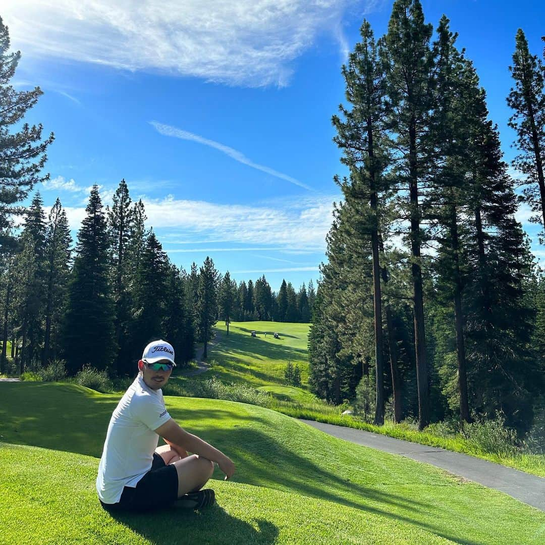 小平智さんのインスタグラム写真 - (小平智Instagram)「予選落ちしたから、川村昌弘とのんびりゴルフ⛳️ もう15年の付き合い😁 #ゴルフ #アメリカ #のんびり #川村昌弘 プロ #小平智」7月23日 11時35分 - satoshi_kodaira_official