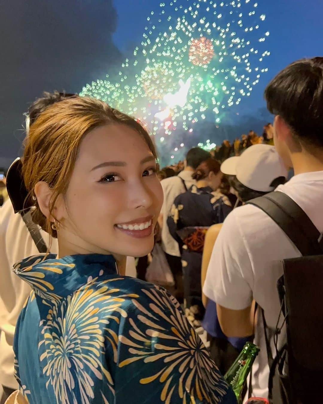 不二峰摩耶のインスタグラム：「今年初花火🎆初浴衣👘 新しいの新調した💜  やっと夏が始まった感じ🫶🏻☀️ #花火大会 #夏#浴衣#浴衣ヘア」