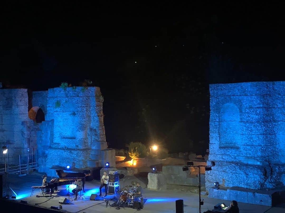 上原ひろみのインスタグラム：「Performed in Benevento, at beautiful Roman theater. Grazie Mille for everyone being very enthusiastic audience!」