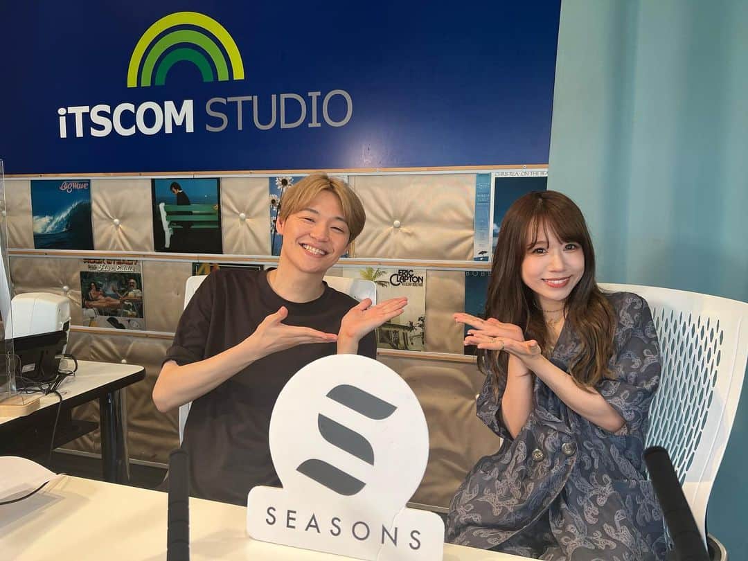 藤井達也のインスタグラム：「SEASONS RADIO ご視聴ありがとうございます😊  ゲストは17ライブで絡ませてもらってた小町さん‼️  初共演🌻  初めてな感じしなかったですw 今後の活動に期待👍 #FMサルース #たまプラーザ」