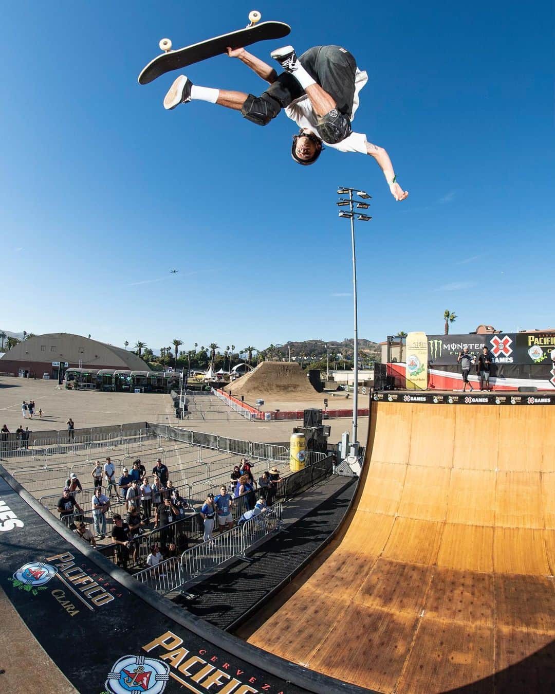 ラカイリミテッドフットウェアのインスタグラム：「@jimmy_wilkins congratulation on first place @xgames  📸 @taylor___ballard  #Lakai」