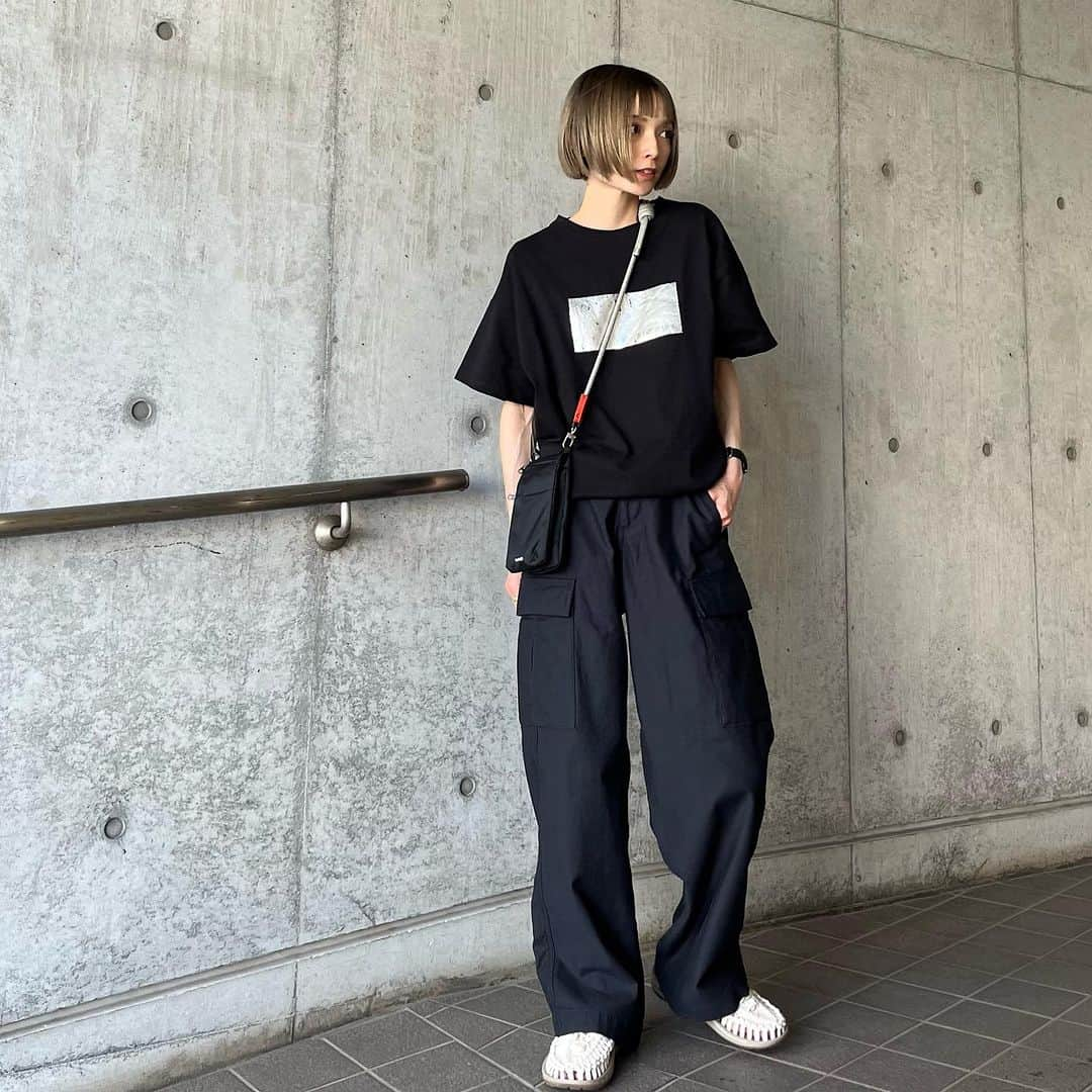 MATSUIRIHOさんのインスタグラム写真 - (MATSUIRIHOInstagram)「#riho150cm お気に入り詰め込んだ今日のコーデ🦭  Tshirt：@hellam_official pants： @uniqlo_jp  @uniqlo_with sandal： @keen_japan  shoulder：@topologie.jp   #低身長コーデ #150cmコーデ #hellam #keen #keengarage #keenuneek #キーン #アウトドアスニーカー #uneek #ユニーク #ad #uniqlo #uniqloコーデ #ワイドストレートカーゴパンツ #カーゴパンツ #topologie #stylehinter #大人ファッション #大人カジュアル#夏コーデ #シンプルコーデ #ボブヘア #ぱっつんボブ #骨格ナチュラル」7月23日 12時17分 - rihoo914