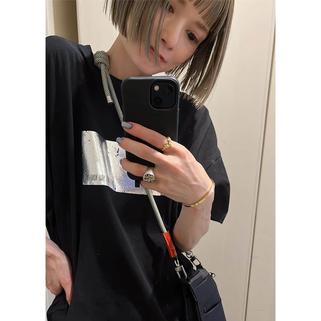 MATSUIRIHOさんのインスタグラム写真 - (MATSUIRIHOInstagram)「#riho150cm お気に入り詰め込んだ今日のコーデ🦭  Tshirt：@hellam_official pants： @uniqlo_jp  @uniqlo_with sandal： @keen_japan  shoulder：@topologie.jp   #低身長コーデ #150cmコーデ #hellam #keen #keengarage #keenuneek #キーン #アウトドアスニーカー #uneek #ユニーク #ad #uniqlo #uniqloコーデ #ワイドストレートカーゴパンツ #カーゴパンツ #topologie #stylehinter #大人ファッション #大人カジュアル#夏コーデ #シンプルコーデ #ボブヘア #ぱっつんボブ #骨格ナチュラル」7月23日 12時17分 - rihoo914