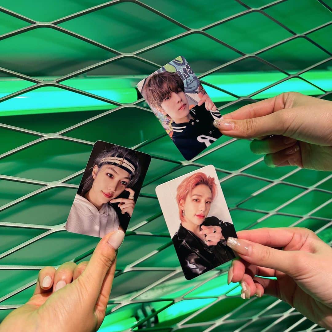 sayocoのインスタグラム：「⭐️⭐️⭐️⭐️⭐️ 写真3枚目FELIXだと思った人〜🙋‍♀️ #ピリペン#スンミンペン#ジニペン」