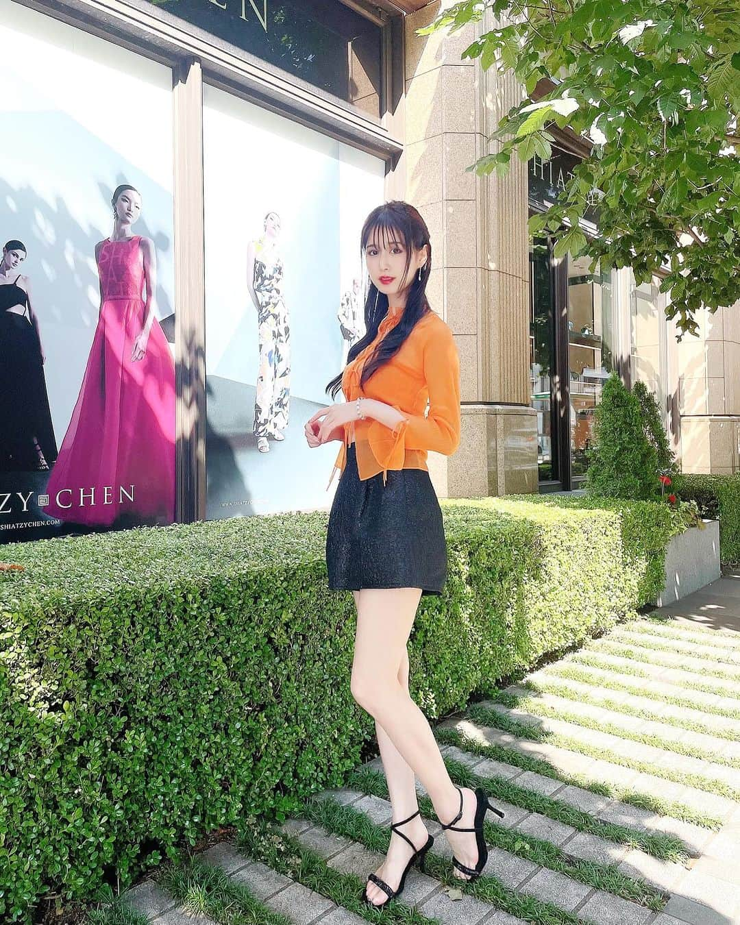 阿部菜渚美さんのインスタグラム写真 - (阿部菜渚美Instagram)「🍊☀️ 珍しい色とデザインのお洋服は @lily_brown_official さん🙏 ⋆⑅  7月もあっという間にあと少し..！ 学生の方ももう夏休みを迎え本格的に 夏のわくわくを感じています٩(´▽`๑)و 皆さんは夏の予定は立てましたか？☺︎✨  #夏服 #夏コーデ #lilybrown #リリーブラウン #オレンジコーデ #秋葉原」7月23日 12時24分 - nanami_abe73