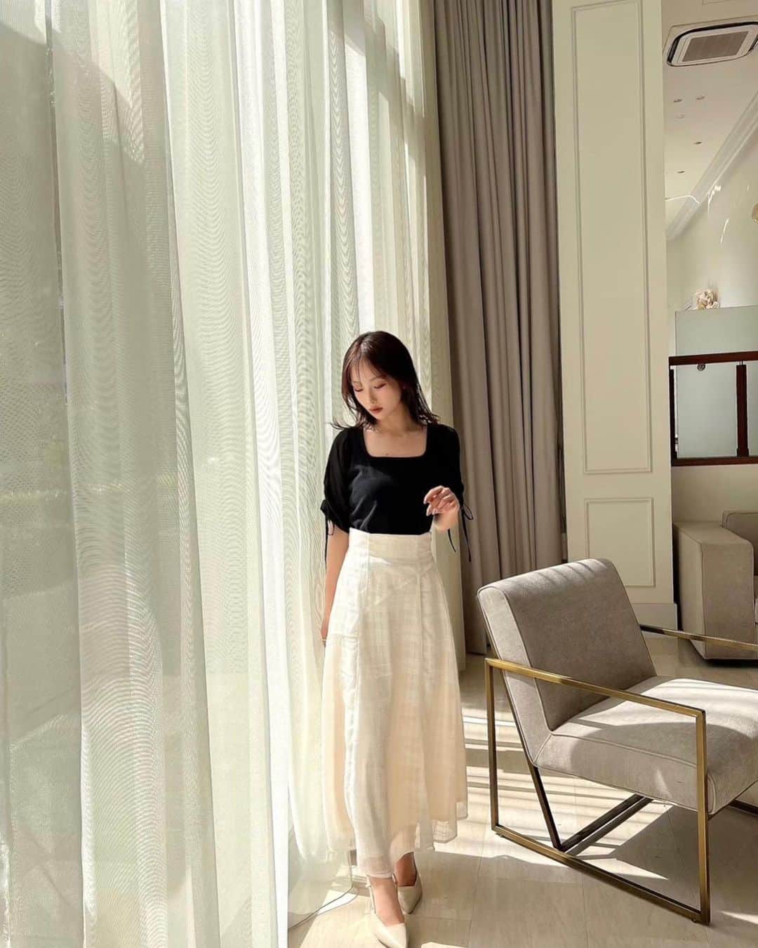 木田絵里香のインスタグラム：「. 透け感特集に載ってるこのトップスかわいくてオススメ💗 . リンク貼りまする☀️ . #コーデ#夏コーデ#秋コーデ#157cmコーデ#骨格ウェーブ#coordinate#fashion」