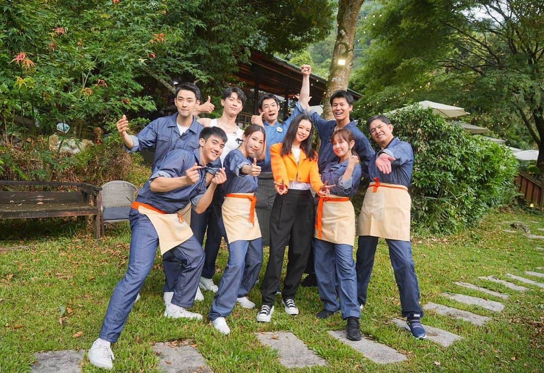 のインスタグラム：「就是今晚8點 26台緯來綜合台  菜鳥老闆來上工 開工啦🥘  這是對我來說全新的挑戰 平常在家下廚的我 我還以為可以順順的完成這任務 結果 歐買尬⋯  原來一切跟我想像的完全不一樣  我除了演藝事業 沒做過其他行業 透過 @rookie.boss.to.work  菜鳥老闆來上工體驗了不同行業的工作內容 讓我大開眼界  人生經驗值up up⇧⇧  晚上8點別錯過唷🫰🏻  @hsd1312 @spexialwin @penber12231 @dentist.xuan @riesling_0903 @pj.pjpj.pj @chiawei_winnie @vivianhsu.ironv @mai_sato_1113 @elishih @enzo_captain @vltv26 @thesparkentertainment2022」