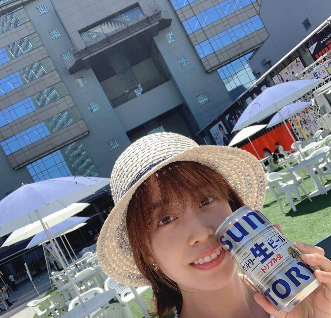 横山愛子さんのインスタグラム写真 - (横山愛子Instagram)「アッコにおまかせ生放送終わりました^ ^ 今日は深刻な話題が多く、あまり笑顔になれませんでしたが。。 パネルも大きくてあっという間の1時間！！ 放送終了間際に、赤坂サカスでハッシュタグつけてツイートするとビールプレゼント🎁🍺ということで、 帰り際にもらっちゃいました！！ さらに、VIVANT出演中の富栄ドラムさんがいらっしゃった‼️ もちろんドラマも観ているので、勇気を出して一人で写真撮ってもらいました(о´∀`о)嬉しい☺️ これからどんな展開がまっているのか！！楽しみすぎる🥰 次回は8月13日にアシスタントさせて頂きます！よろしくお願いします^ - ^ #アッコにおまかせ #アシスタント #赤坂サカス #サン生サカス #サントリー生ビール  #VIVANT #vivant  #横山愛子 #ホリプロ #子供のいるくらし  #プレママ #2歳差育児 #年子 #富栄ドラム　さん」7月23日 13時45分 - aiaiko8