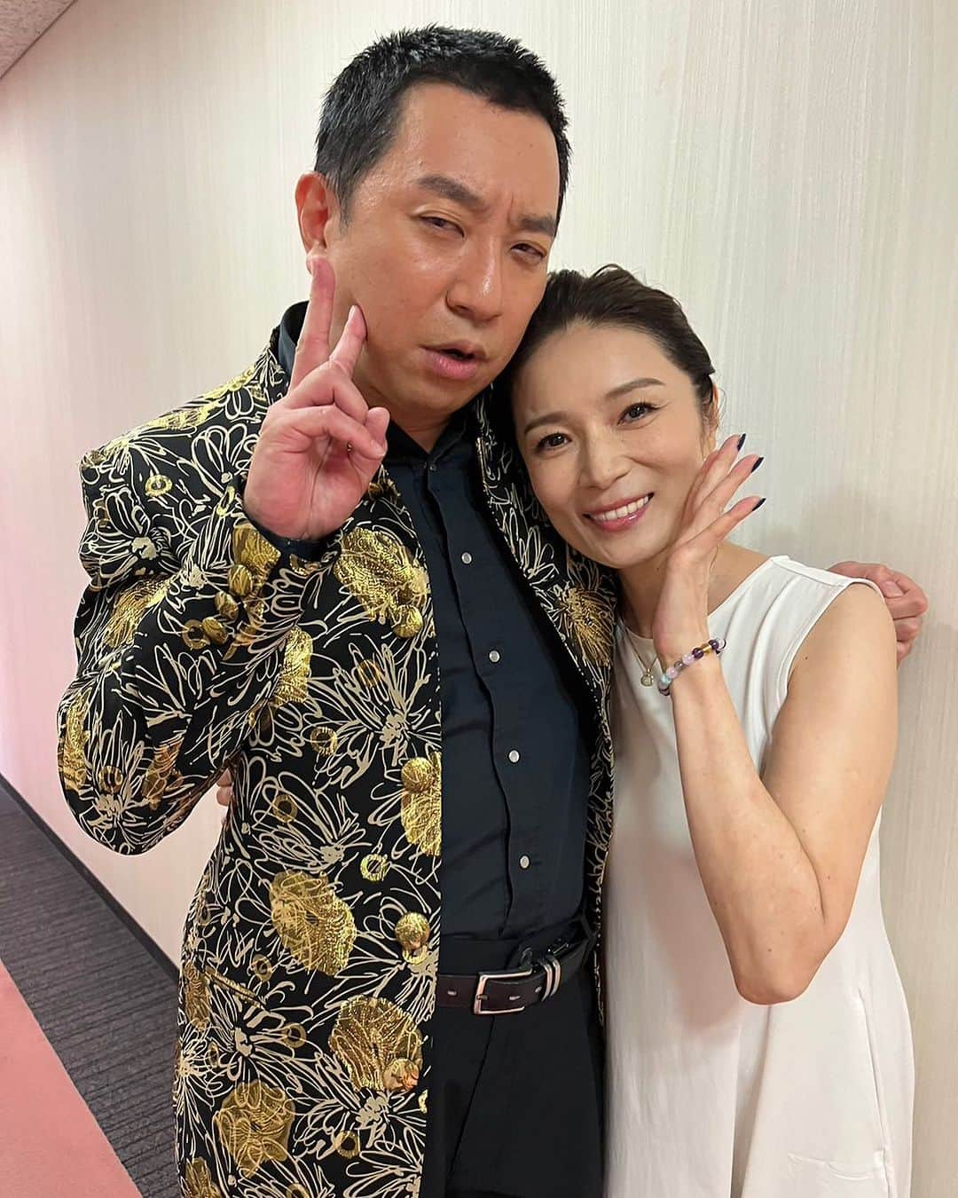 マルシアさんのインスタグラム写真 - (マルシアInstagram)「#FNS鬼レンチャン歌謡祭  見て頂きありがとうございました♪ 今回は #レイザーラモンRG 様とSTORYをDUETでした❤️  楽しかったし 歌えることに感謝です❤️  感謝感謝 取り急ぎ 感謝 #マルシア」7月23日 13時56分 - marciaknishiye