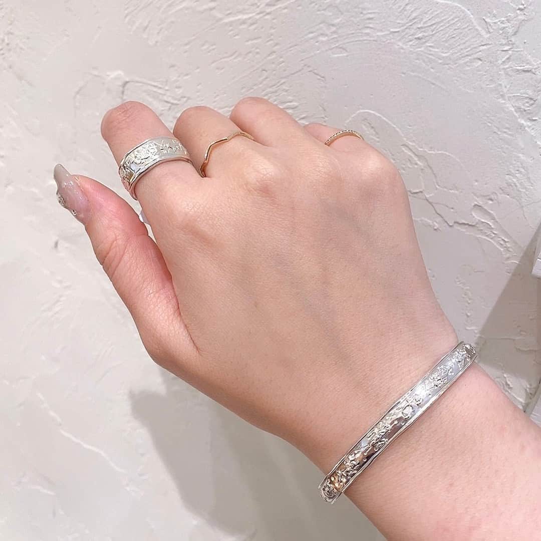 nojess_officialさんのインスタグラム写真 - (nojess_officialInstagram)「【2023 Autumn Collection】 夜空を見上げて。 黄道十二星座をモチーフに、星座にまつわる動物などをレリ－フで、星を結んだ線を彫り模様で重ねたデザイン。  #nojess #accessories #jewelry #ring #pierce #necklace #ノジェス #アクセサリー #ジュエリー #リング #ピアス #ネックレス #マイノジェス #ギフト #プレゼント #ご褒美ジュエリー #ジュエリーコーディネート #シルバージュエリー #星座モチーフ」7月23日 20時00分 - nojess_official