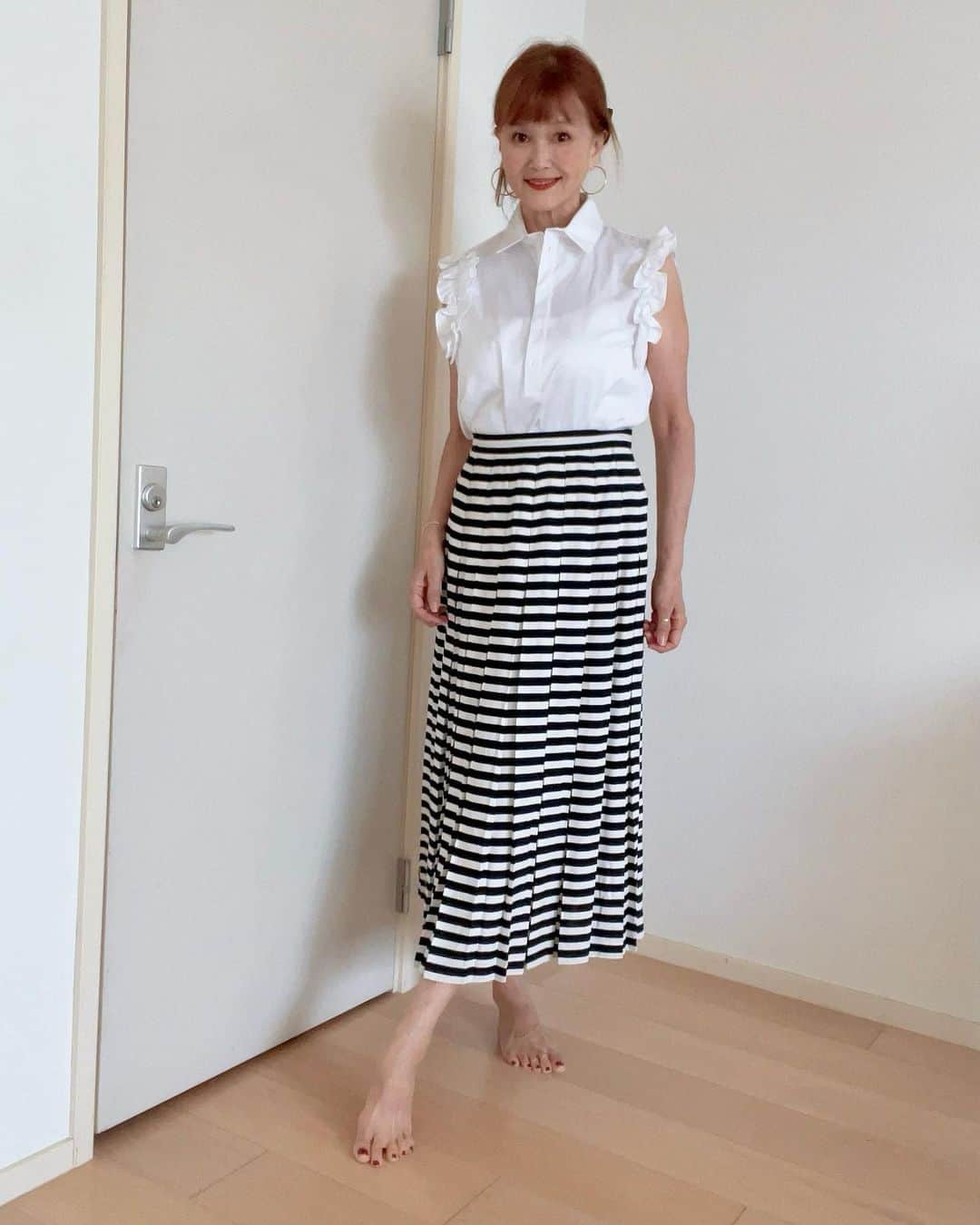 高見恭子さんのインスタグラム写真 - (高見恭子Instagram)「fashionがあなたの新しい頁をひらいてくれる。  #fashion#fashionlover  #fashionphoto #fashioninsta  #fashionstyle #love  #smile #simplestyle  #whiteblouse  #blouseandskirt」7月23日 14時01分 - takami_kyoko