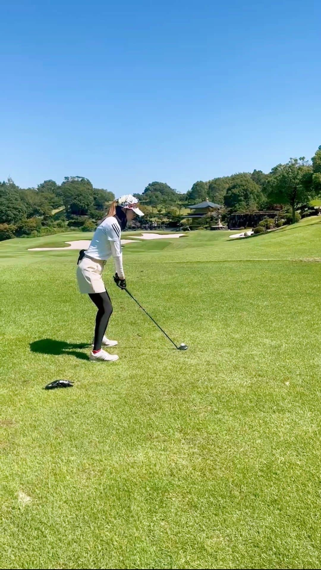 中田有美のインスタグラム：「ワンオンチャレンジ⛳️  今回は1Hだけ成功でした😂  #ゴルフスイング動画 #ゴルフ動画 #三重ゴルフ女子 #東建多度カントリークラブ  #ワンオンチャレンジ」