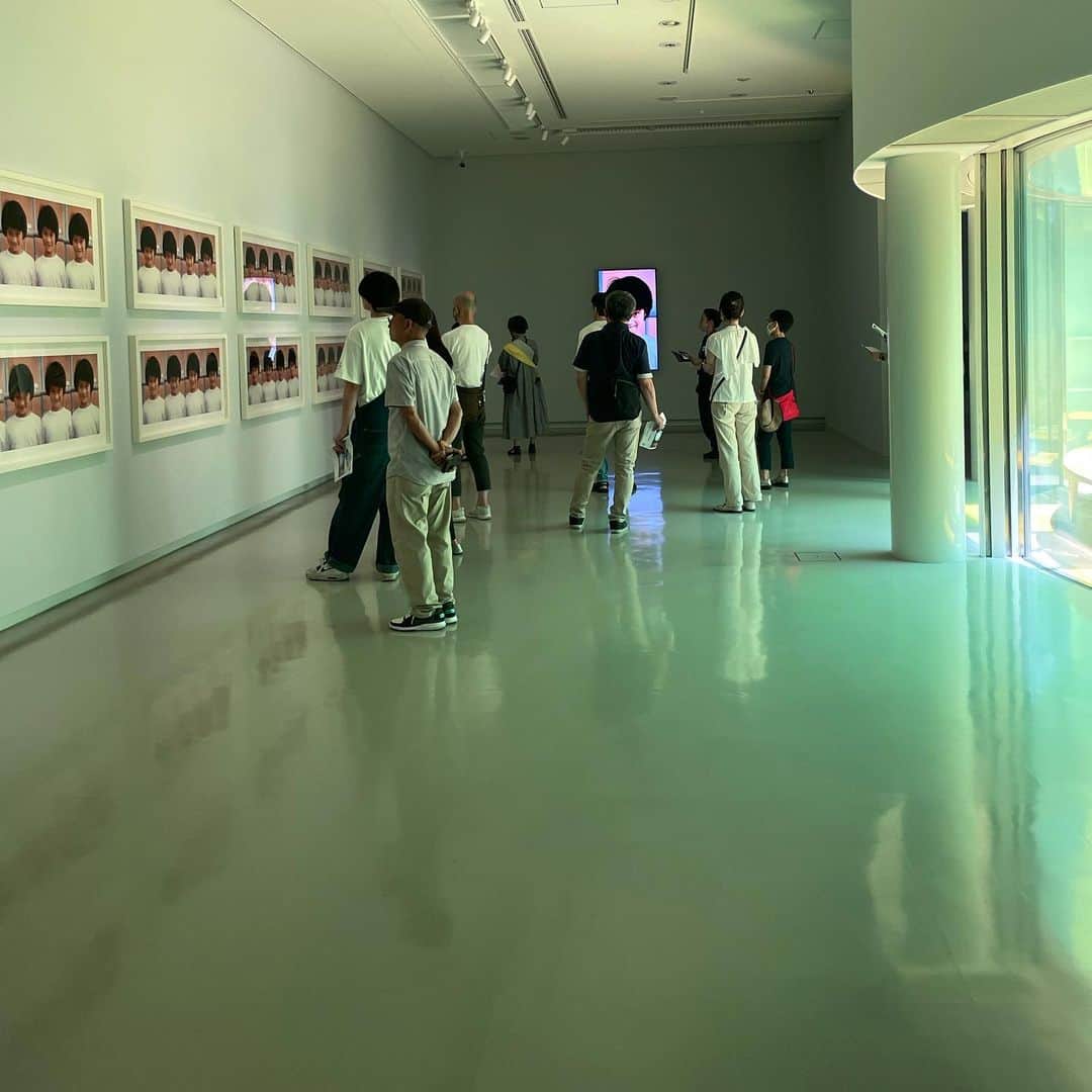 蓮沼執太さんのインスタグラム写真 - (蓮沼執太Instagram)「ヒロシマ賞受賞記念の展覧会・アルフレッド・ジャー展へ at 広島市現代美術館。代表作とともに、日本ならではの新作で構成された展覧会。まだ反芻できていませんが、いろいろな場面で胸を打たれました。ぜひたくさんの方に観てもらいたい展覧会。  7/29からSCAI PIRAMIDE @scaithebathhouse でも「終３」展示がスタートします。こちらも楽しみです。  Alfredo Jar’s exhibition of the Hiroshima Prize winning at Hiroshima City Museum of Contemporary Art. Along with his representative works, it was an exhibition of new works in Japan. This is an exhibition that I would like many people to see.   #alfredojaar #アルフレッドジャー」7月23日 14時31分 - shuta_hasunuma