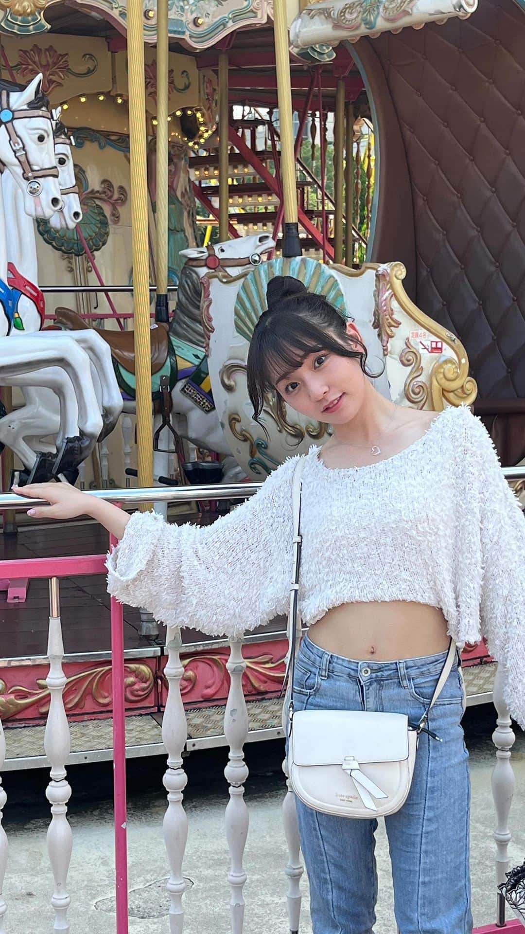 尾野寺みさのインスタグラム：「エスカレーターで撮るかわいい子多いから無加工で頑張ってみた」