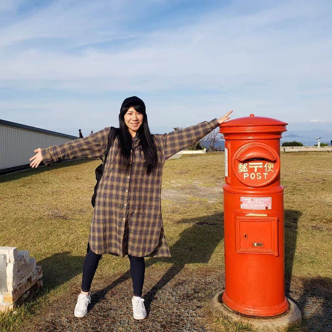 服部ひで子さんのインスタグラム写真 - (服部ひで子Instagram)「吉本新喜劇座員総選挙👑開催中‼️  【７月２３日(日)残り２２日！】  いつもありがとうございます❗  只今、ひで子への想い収集中～📮✨ 票にしてジャンジャン送ってね✉️⤴️！笑  ━━━━━━━━━━━━━━━━━━━━━━━ 🍀吉本座員総選挙2023🍀  ◆10/8(日)「吉本新喜劇まつり」の出演者を決める総選挙。  ◆上位２５名 ＋ 世代別じゃんけんの勝者５名。  ◆投票期間【6/28～8/13】  ◆１日１回投票可能。(座員３名を選出) ━━━━━━━━━━━━━━━━━━━━━━━ 投票ページ(吉本新喜劇座員総選挙ホームページ)へのアクセスは、ストーリーズにリンク貼っております💡  【 投票の方法 】 1️⃣よしもとチケットサイト   FANY IDへ登録(無料)。  2️⃣吉本新喜劇座員総選挙HPへアクセス   １日１回、座員３名を選んで投票。  #吉本新喜劇  #服部ひで子 #吉本新喜劇座員総選」7月23日 23時57分 - hideko_hattori