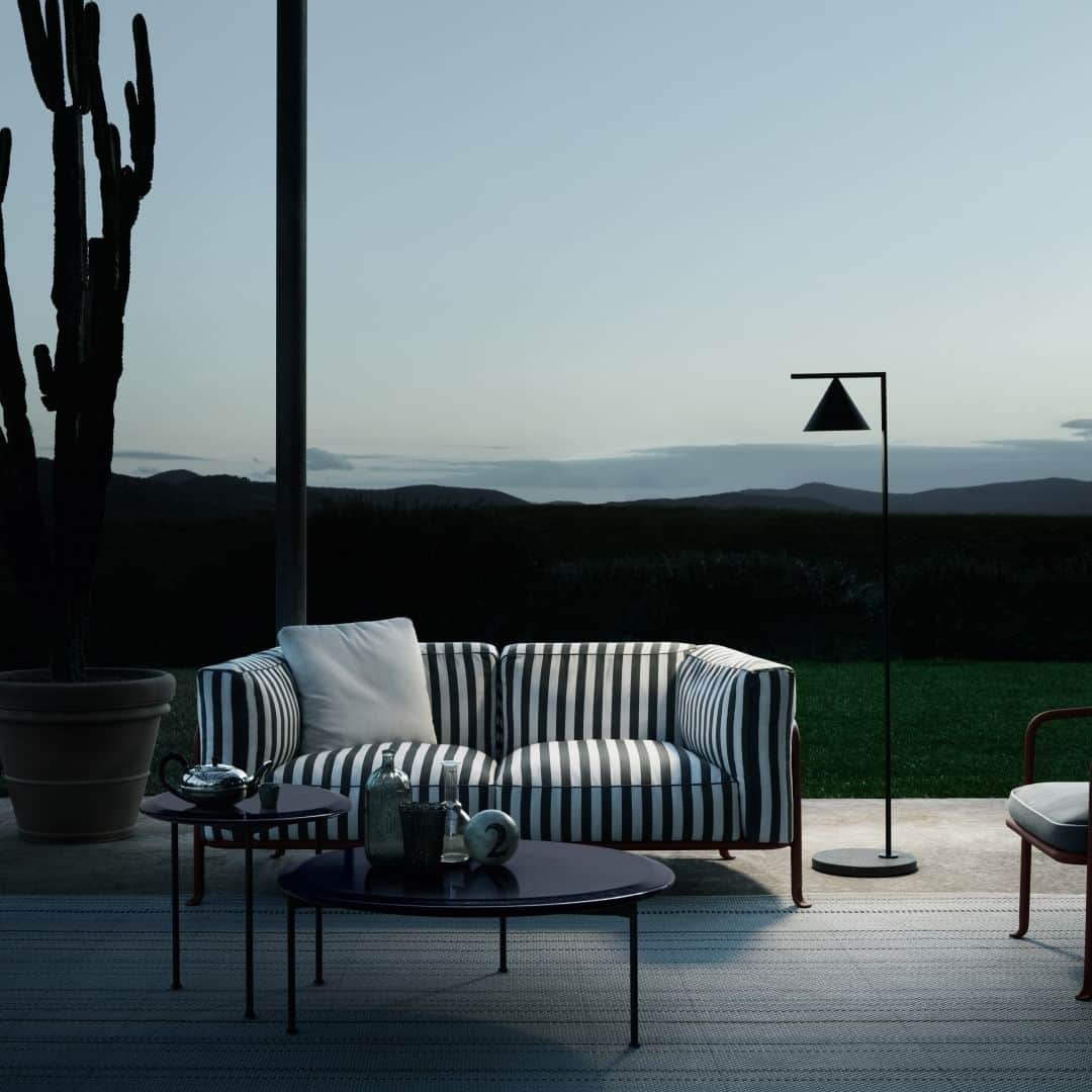 B&B Italiaのインスタグラム：「Elegance outdoors.​ Borea, the eclectic and complete collection of outdoor furniture designed by Piero Lissoni for B&B Italia.  @pierolissoni  #bebitalia #design #OutdoorCollection」