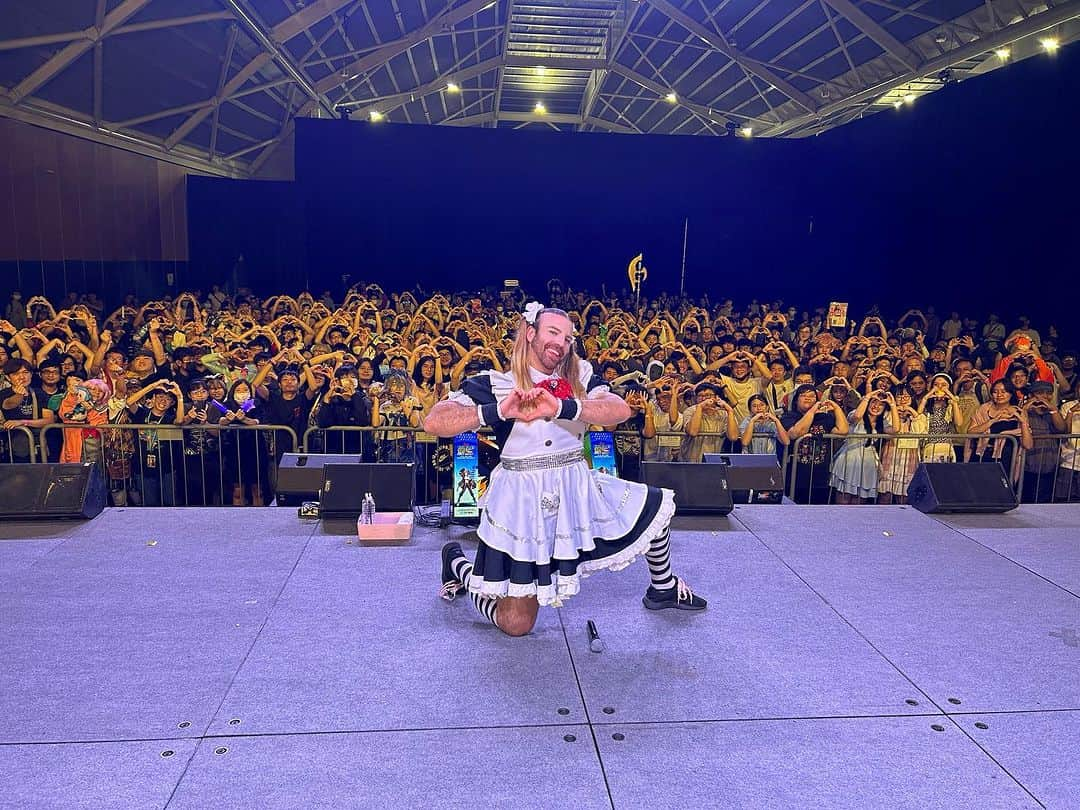 レディビアードさんのインスタグラム写真 - (レディビアードInstagram)「A billion thanks my Lady-Merlions who saw me at AFACSF this weekend❣️😘 Saturday’s talk show was hilarious, and Sunday’s concert was a kick-ass time🤘🔥I’m so blessed to have such loving fans in Singapore😍🥰  Thank you team AFA for bringing me🙏」7月24日 0時00分 - ladybeard_japan