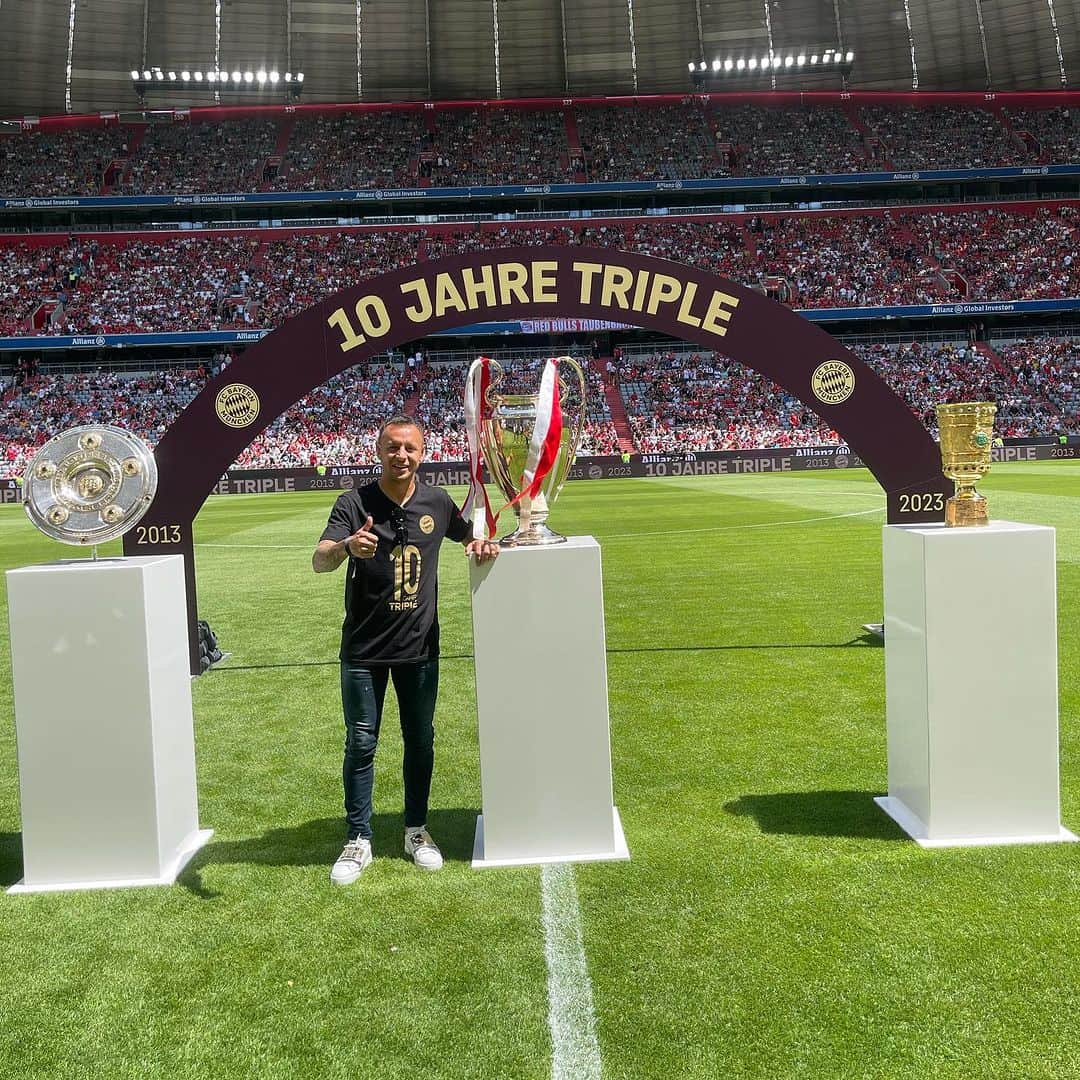 マルシオ・ラファエウ・フェレイラ・デ・ソウザのインスタグラム：「Danke für alles FC BAYERN. 🏆🏆🏆 #TripleSieger2013 #MiasanMia」