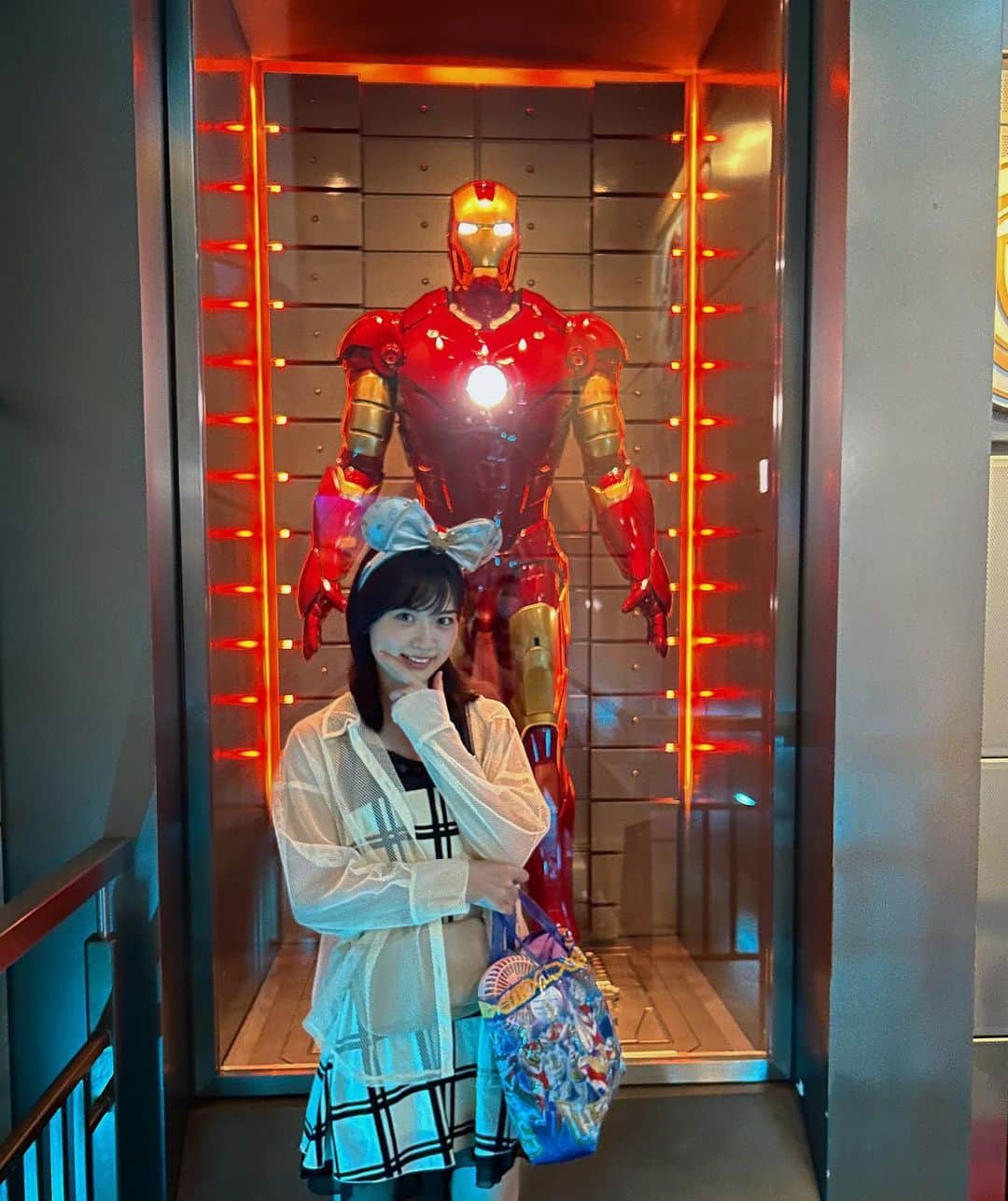 のインスタグラム：「香港ディズニーはマーベルエリアも 熱かった！！❤️‍🔥  日本のバズライトイヤーみたいな 「アントマン&ワスプ:ナノ•バトル！」に、🔫  日本のスター•ツアーズみたいな 「アイアンマン•エクスペリエンス」🚀✨ アイアンマンは一緒に香港の空を飛び回る感覚で 今回見れた街並みも行けなかった場所もぎゅっと詰まってて 香港を一周旅したような感覚ですごく楽しかった💫  #hkdl #Marvel #Ironman #antman #Disney #Disneyland」