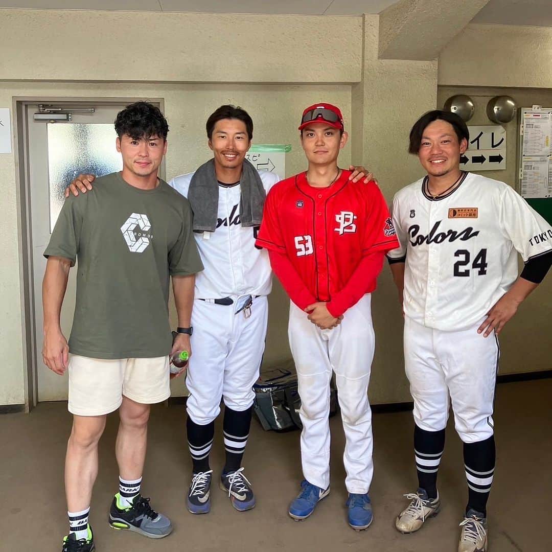 上田剛史のインスタグラム：「YouTube撮影で関西高校野球部の後輩達🫡 @catcher_midorikawa.53  @naohirouraki   楽しい撮影👆  #上田剛史 #緑川大陸  #野球」