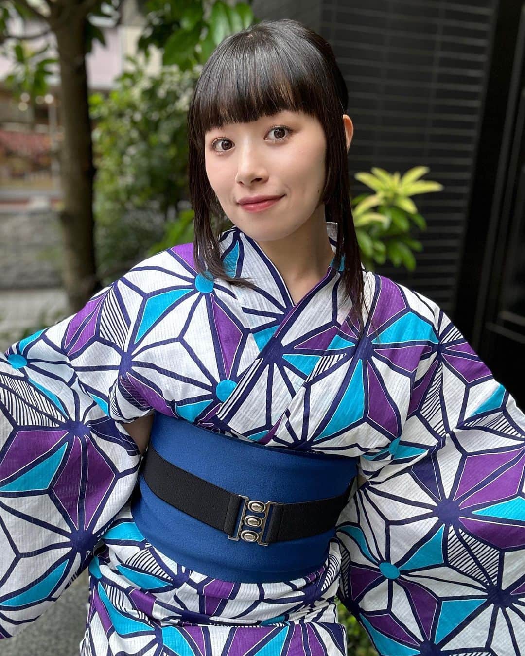 内藤好美さんのインスタグラム写真 - (内藤好美Instagram)「新しい浴衣👘🪻  夏だね。  お姉ちゃんに着物一式貸してて帯締め無くて 西野カナ時代のゴムベルトで代用😇  yukata.  #action#actress#japan#japanese#followme #karate#kyokushin#kyokushinkarate#blackbelt#アクション#アクション女優#空手#極真空手#黒帯#二段#武打#動作片#動作演員#女演員#액션#가라테#액션영화#일본#kimono#日本舞踊#日舞#内藤好美#太田プロ#hime#himecut」7月23日 16時55分 - _ko._.no_