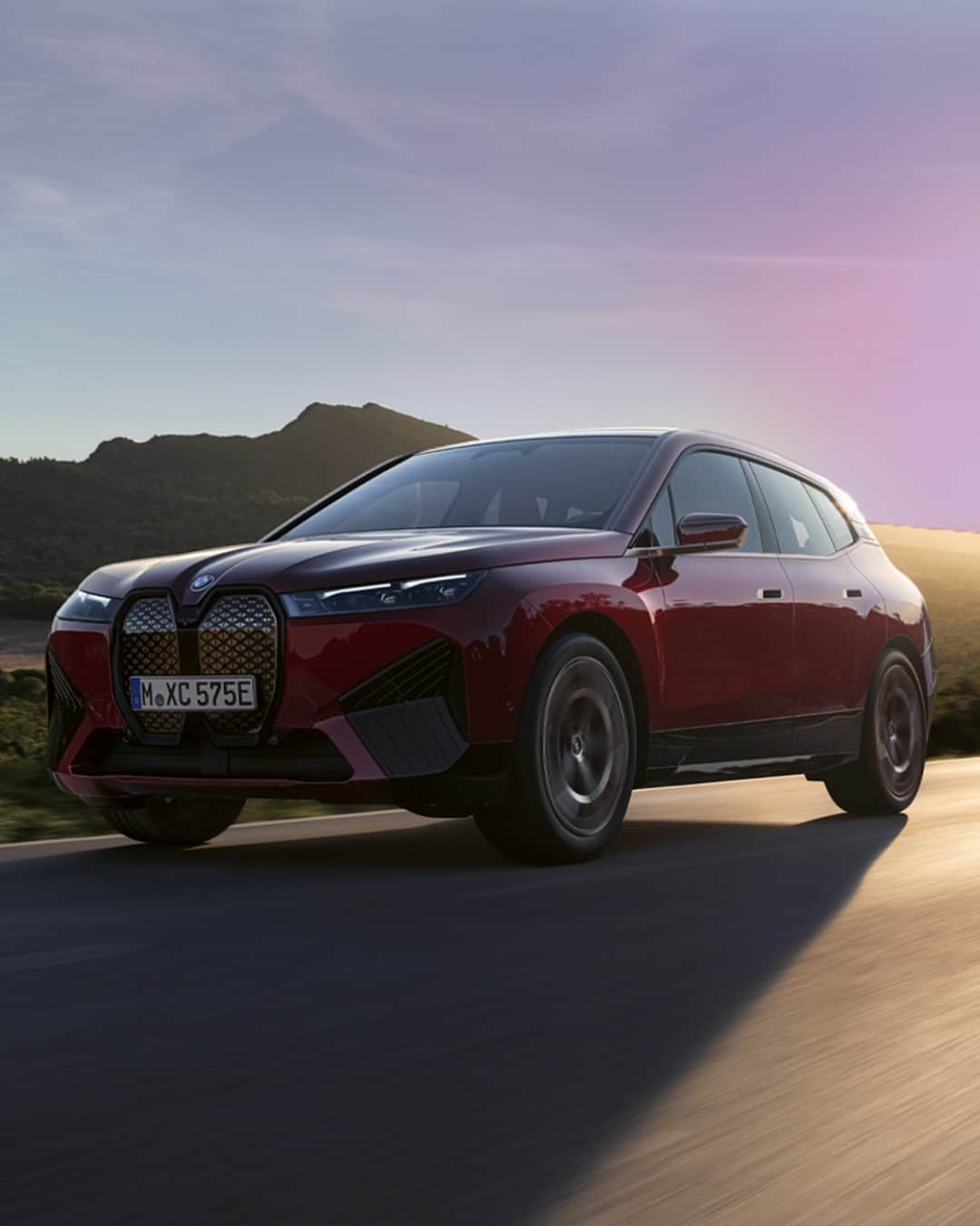 BMWのインスタグラム：「Here to lead the way.  The BMW iX. #THEiX #BMW #BornElectric #BMWElectric #ElectricVehicle #ElectricCar #ZeroEmissions #eMobility」