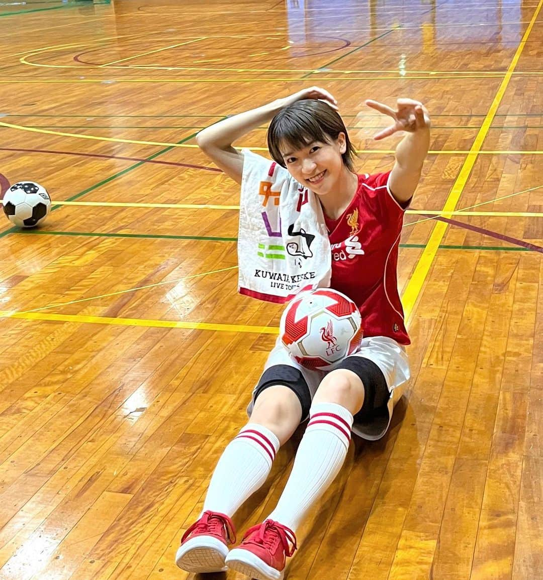 眞嶋優さんのインスタグラム写真 - (眞嶋優Instagram)「あんな日やこんな日の⚽️最後はおまけの動画。左足をもっと自由に使えるようになりたいです〜  なでしこジャパンが初戦勝利し、好発進！ここまでの試合で、5得点は日本だけですね！最終ラインも安定感があり、無失点で抑えられました！ 南選手、熊谷選手、石川選手、解説は安藤梢選手という浦和レッズレディースのご縁を感じる試合でもありました！ 次も気を引き締めて応援します！  Thank you for watching my Instagram Live yesterday. Nadeshiko Japan 🇯🇵  The great start to win World Cup 🔥   #サッカー #ワールドカップ #女子ワールドカップ #なでしこジャパン #リヴァプール #日本 #女子サッカー #サッカー日本代表 #日本代表 #足球 #soccer #football #japan #liverpool #lfc #fifawwc #fifawomensworldcup #fifaworldcup #womenssoccer #womensfootball #soccergirl #japanesegirl #축구　#여자축구」7月23日 17時09分 - yu_mashima