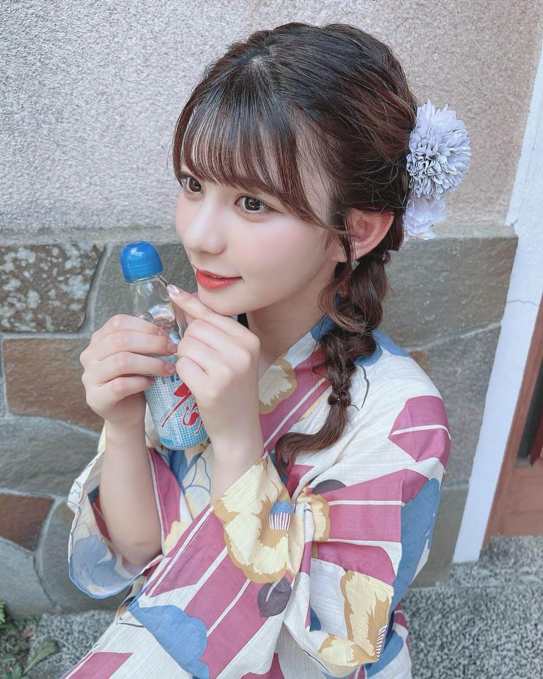 本田夕歩のインスタグラム：「ラムネ😋  #浴衣 #浴衣コーデ #浴衣ヘアアレンジ #ヘアアレンジ #みつあみアレンジ #ootd」