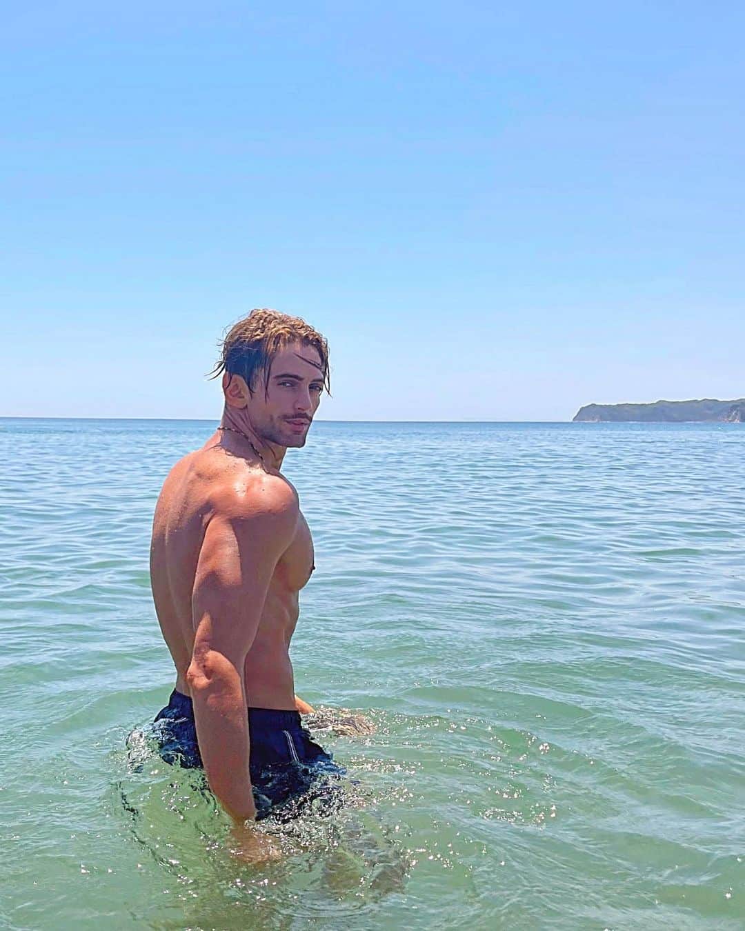 ベンジャミンのインスタグラム：「Are you enjoying your summer?」