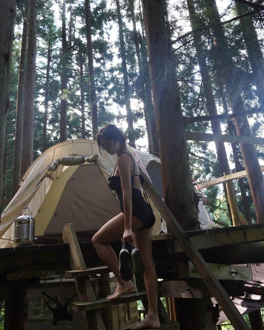 わちみなみのインスタグラム：「野沢温泉村で 自然を体験した素敵な夏休み @lifefarmingcamp   畑で収穫した野菜を食べたのがほんっとうに美味しかった〜🩶 無農薬で育ったわんぱくな野菜たち☺️  温泉の湯質もすばらしく、 流れてる川の水量も豊かなの！ サウナもご飯も美味しいわけだ💧  ぶなの森を歩いたのも 気持ちよかった。 自然のダム！  @madsaunist のこだわりテントサウナも入って大満足。  夜はホタルも拝めました。  #夏休み #lifefarmingcamp」