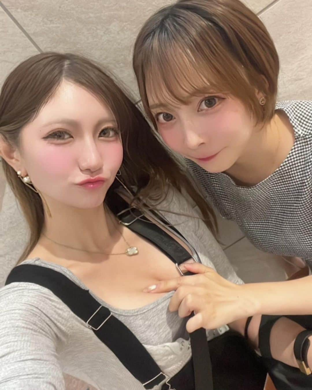 ゆーちゃんさんのインスタグラム写真 - (ゆーちゃんInstagram)「ママ友！なんだか境遇が似てて 経験を糧にして生きてるってカッコイイなぁって改めて感じさせてくれる人！  心許せる友達と話す時間は宝だ♡♡   #ママ友  #シングルマザー  #シンママ  #時差投稿  #アートメイクアーティスト」7月23日 17時38分 - yurina_era999