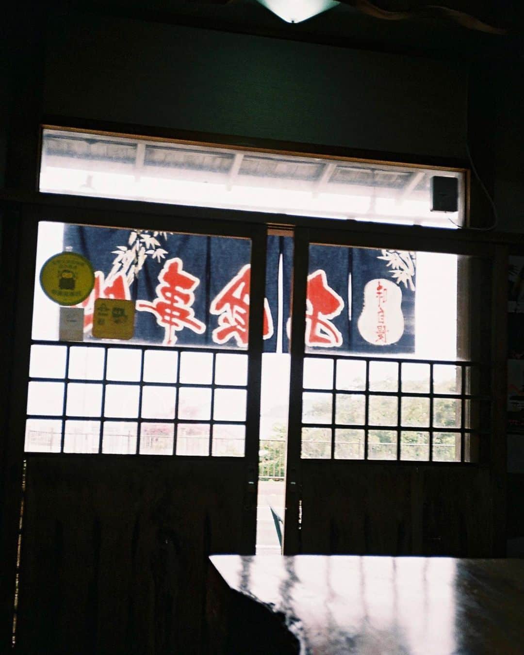松本千夏さんのインスタグラム写真 - (松本千夏Instagram)「旅先で初めて寄る定食屋さんって、ワクワクしちゃう。 #fim」7月23日 17時55分 - chiii8mikan
