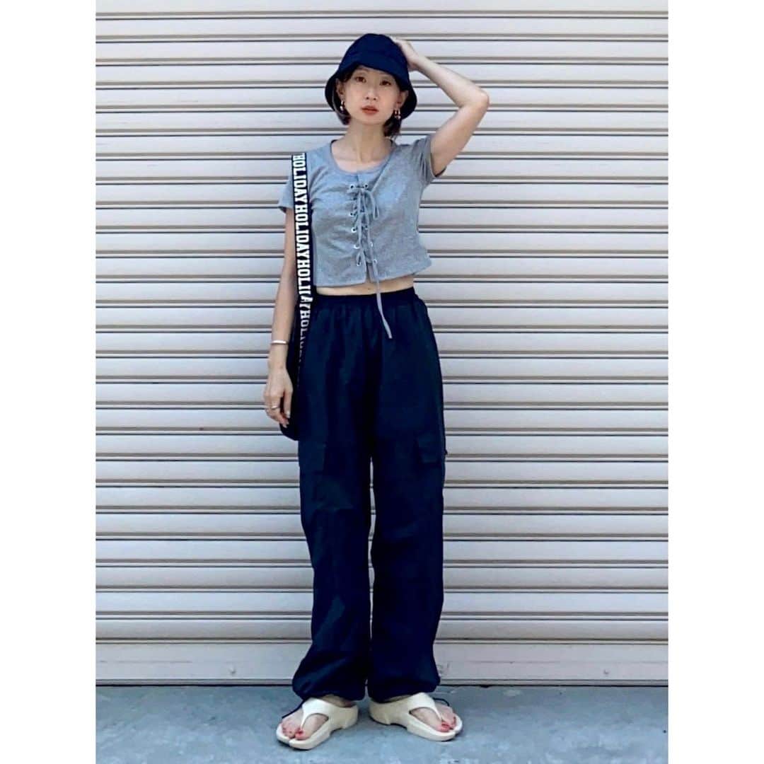rainbowkwok2さんのインスタグラム写真 - (rainbowkwok2Instagram)「. 最近ハマってるショート丈t 👇🏻 style 3 #mejane . . #code #outfit #ootd . . . 詳しくは#wear で見てね♥︎ wear account → sizu0618 . . . #MINEBY3MOOTD#コーディネート#Locari#着回し#着回しコーデ #着回しアイテム#トレンドコーデ#大人カジュアル#カジュアルコーデ#コーデ#春コーデ #2023ss#夏コーデ#春夏コーデ」7月23日 17時48分 - sizu_oksam