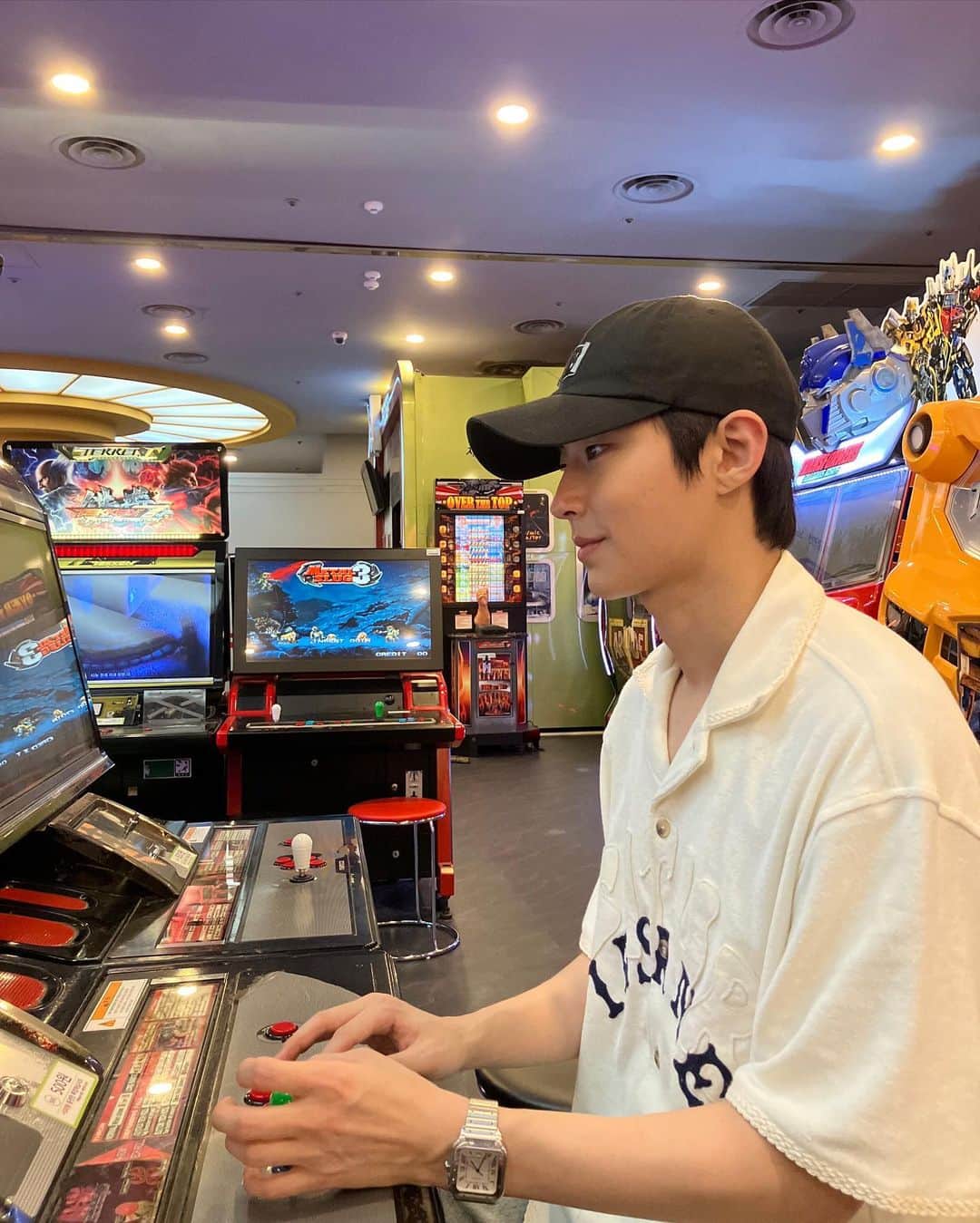 ファン・インヨプのインスタグラム：「🎮🕹️」