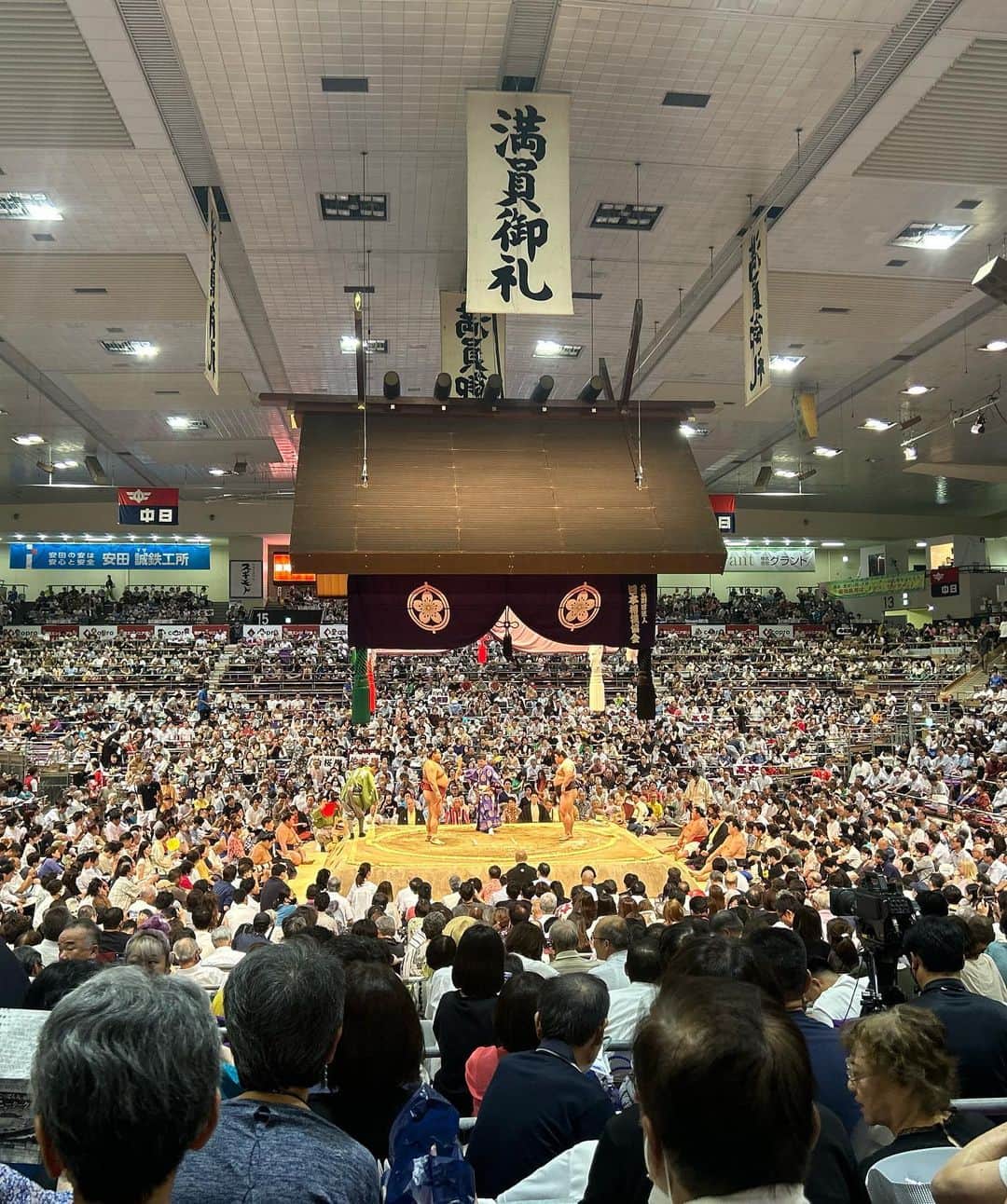 楢崎正剛さんのインスタグラム写真 - (楢崎正剛Instagram)「大相撲名古屋場所  先日観戦させていただきました。 相撲も相撲のあれこれも面白い！  千秋楽で豊昇龍が優勝。おめでとうございました👏 ごっつぁんです！  #大相撲 #大相撲名古屋場所 #日本相撲協会 #ドルフィンズアリーナ」7月23日 18時02分 - seigo_narazaki
